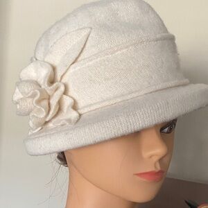 Scala Pronto Ivory 100% Wool Cloche Hat with Floral Accent